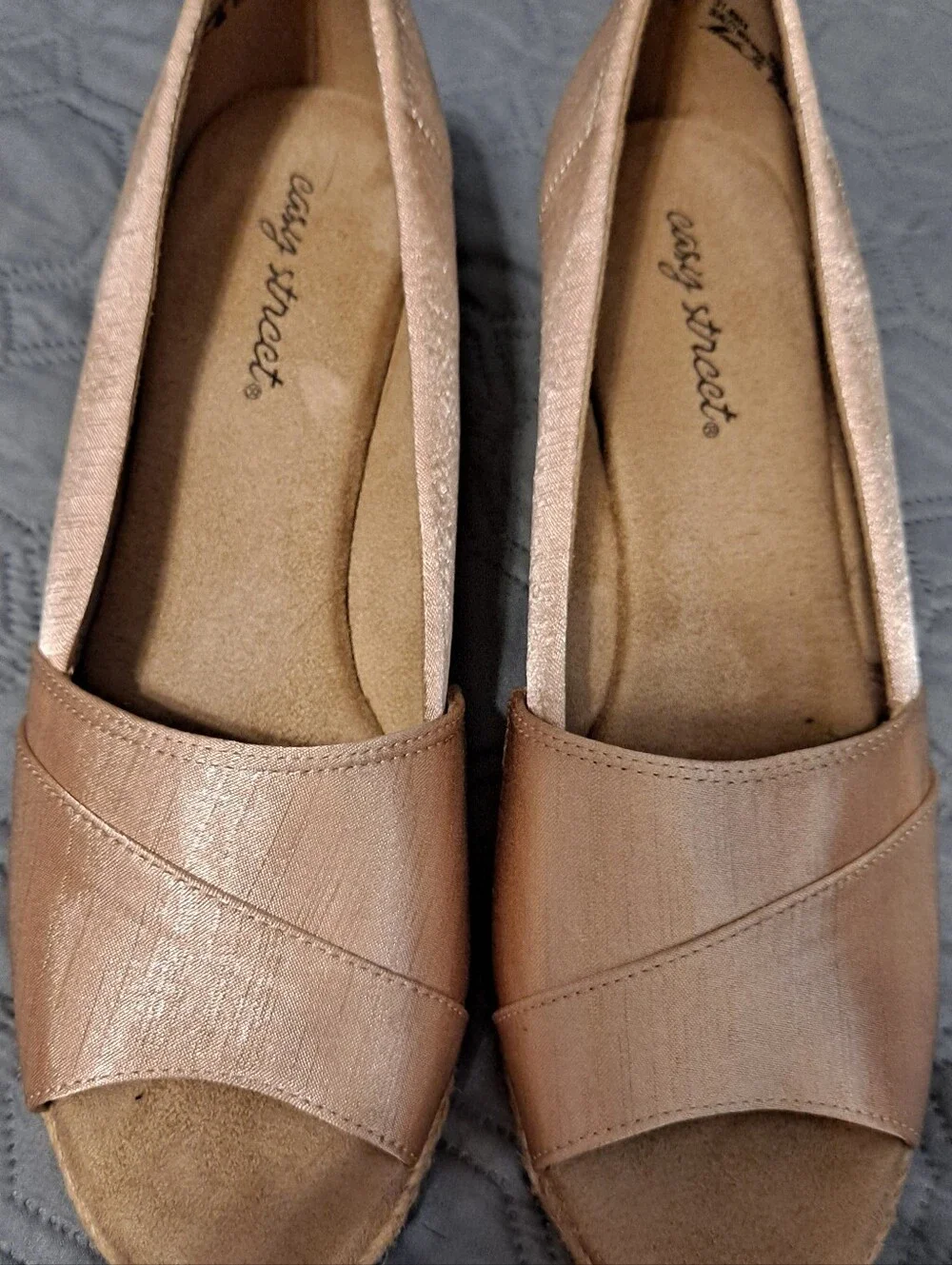 easy street metallic Tan flats with peep toe - Picture 6 of 6
